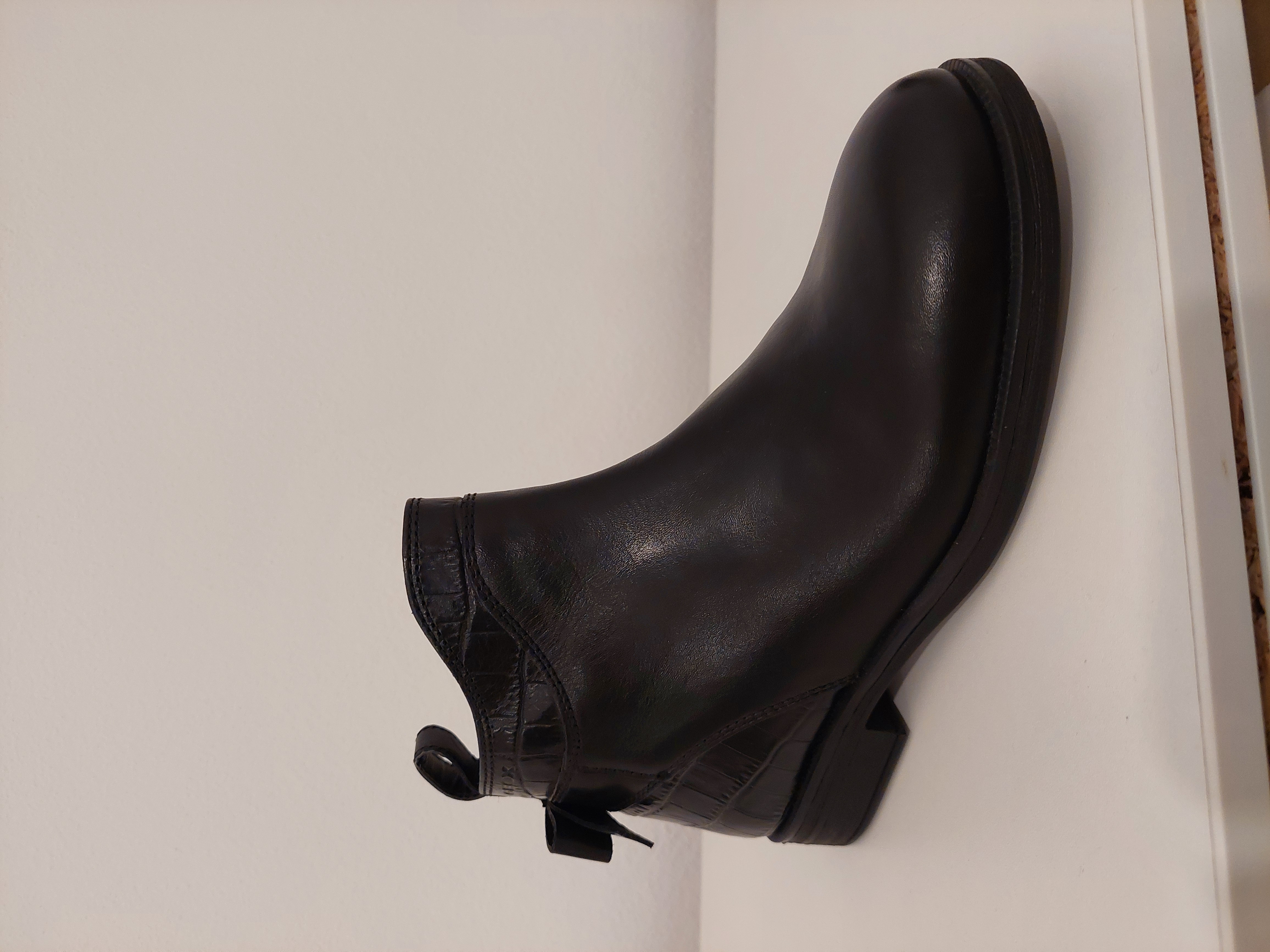 Geox J8449B34 black