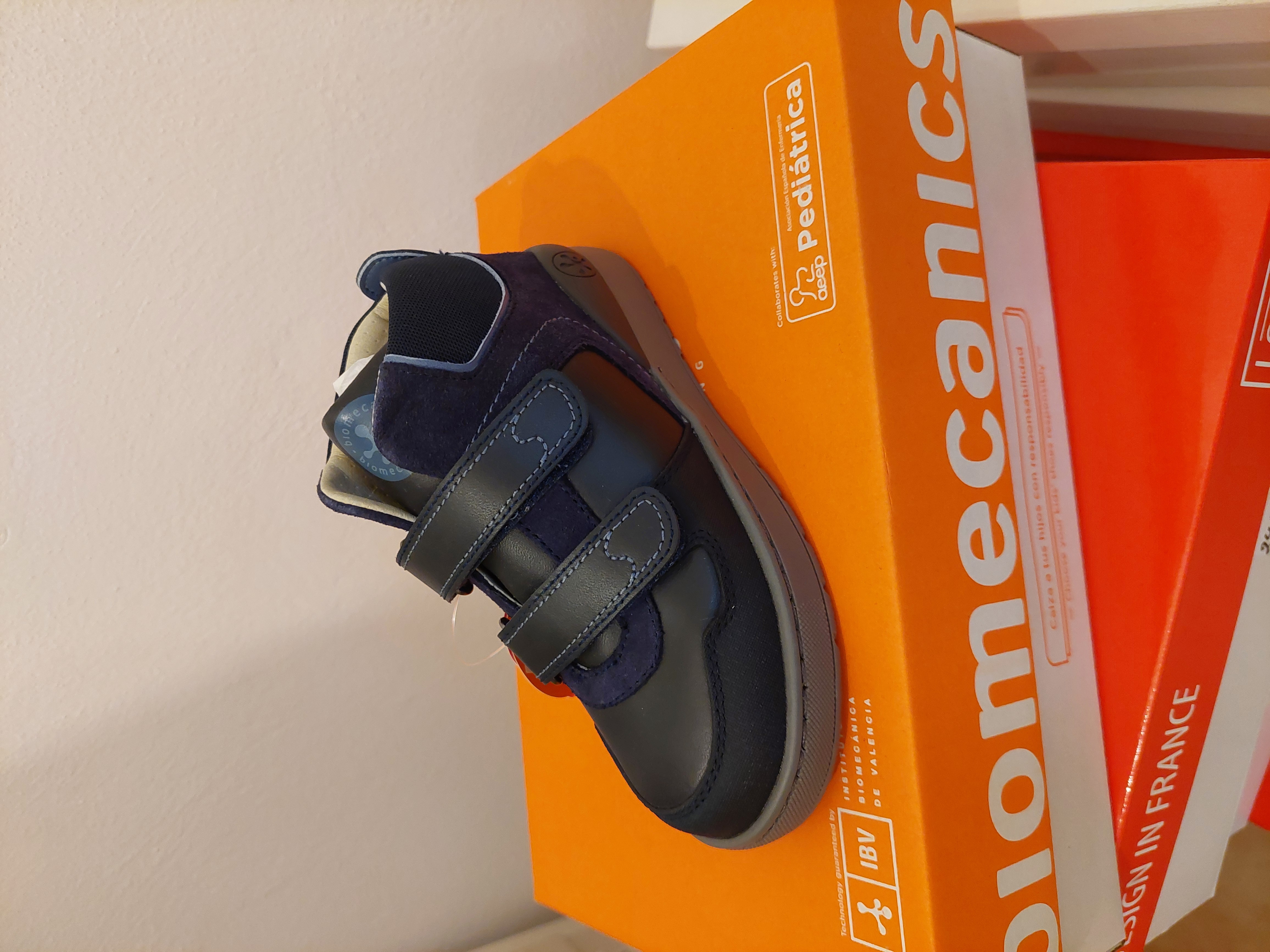 Biomecanics 231220-A navy blu