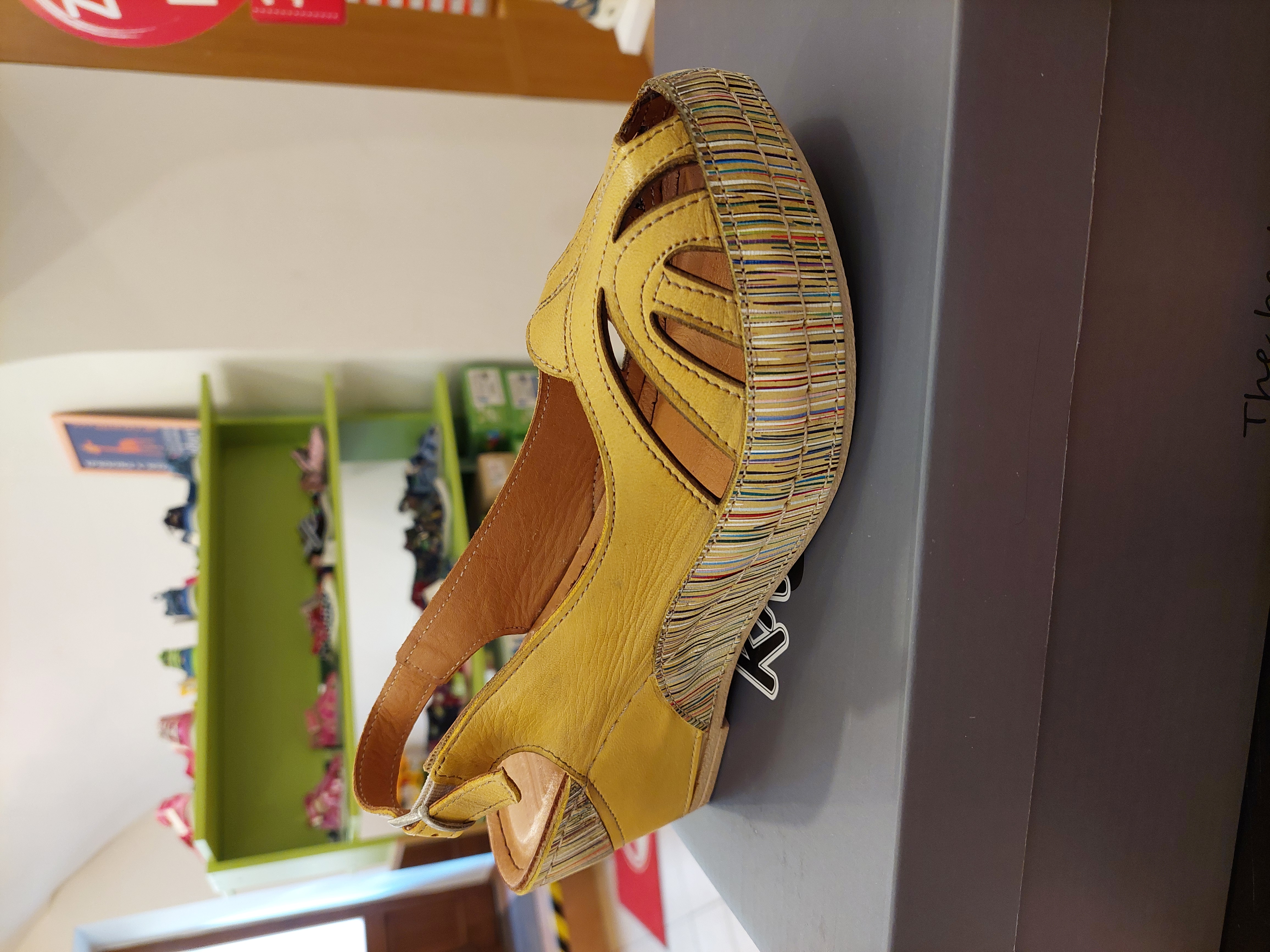 Karyoka 1526 yellow