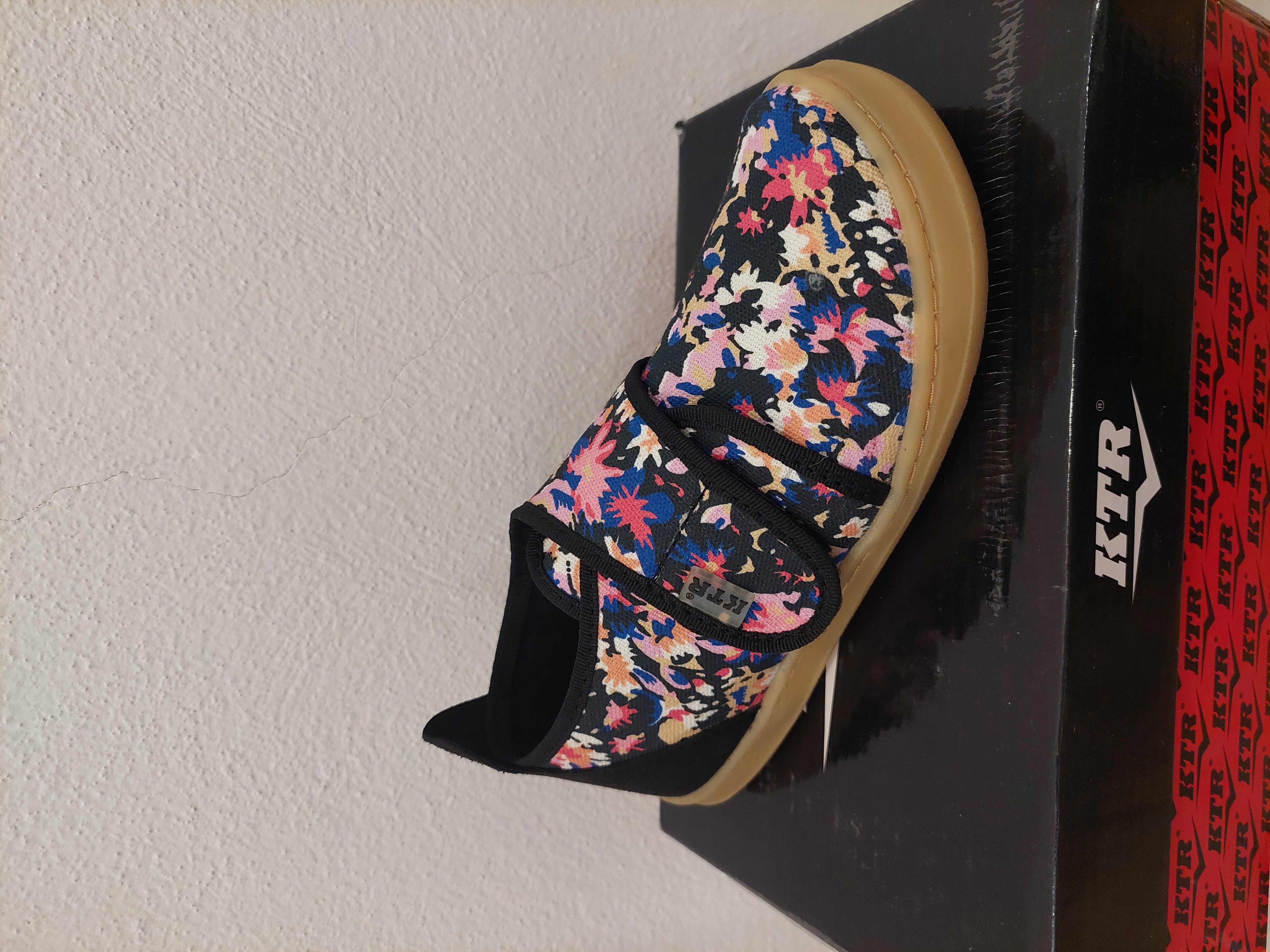 Ktr Adam 06/T/BF/PA flowers
