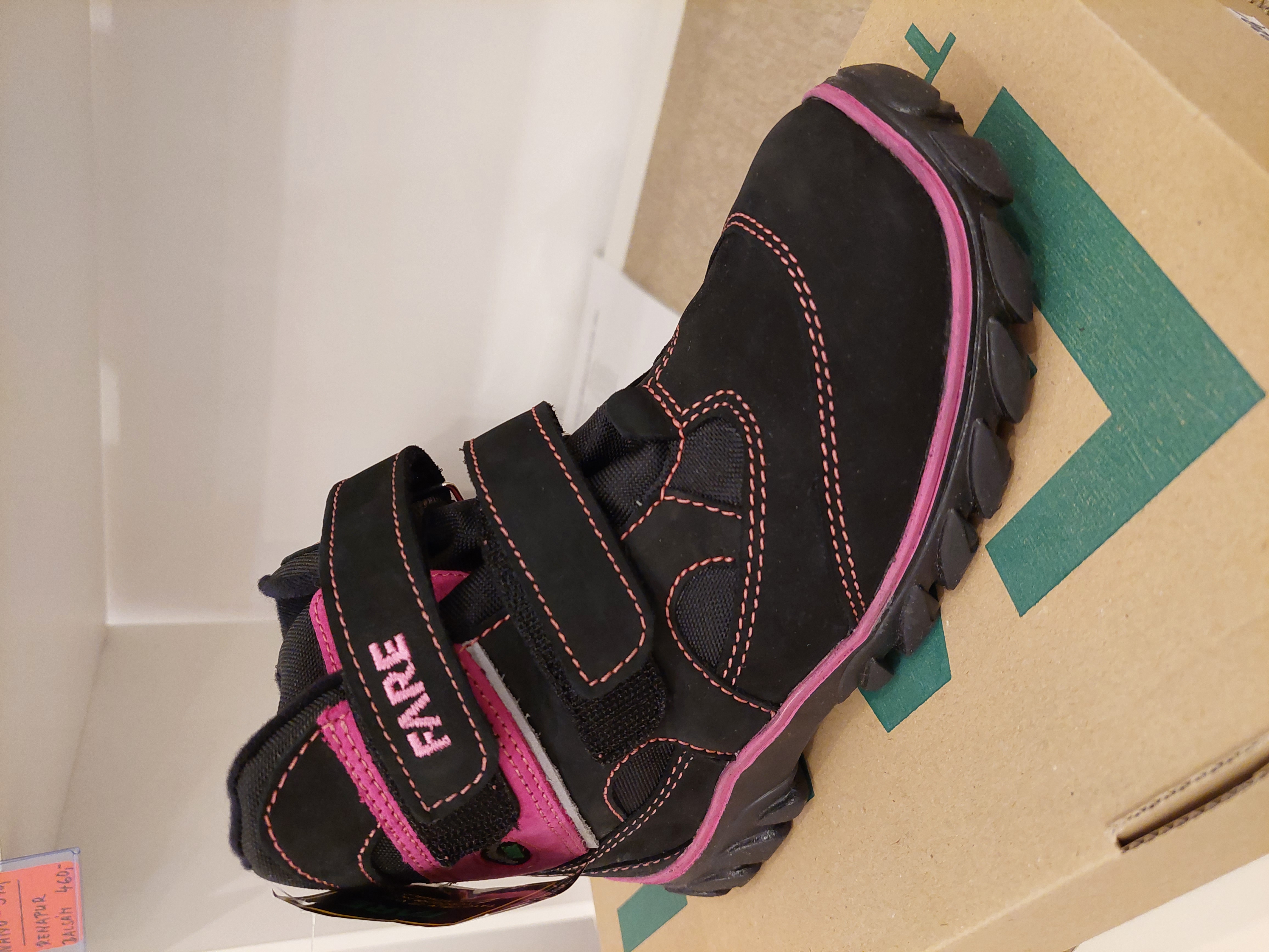Fare 2624252 black/fuxia