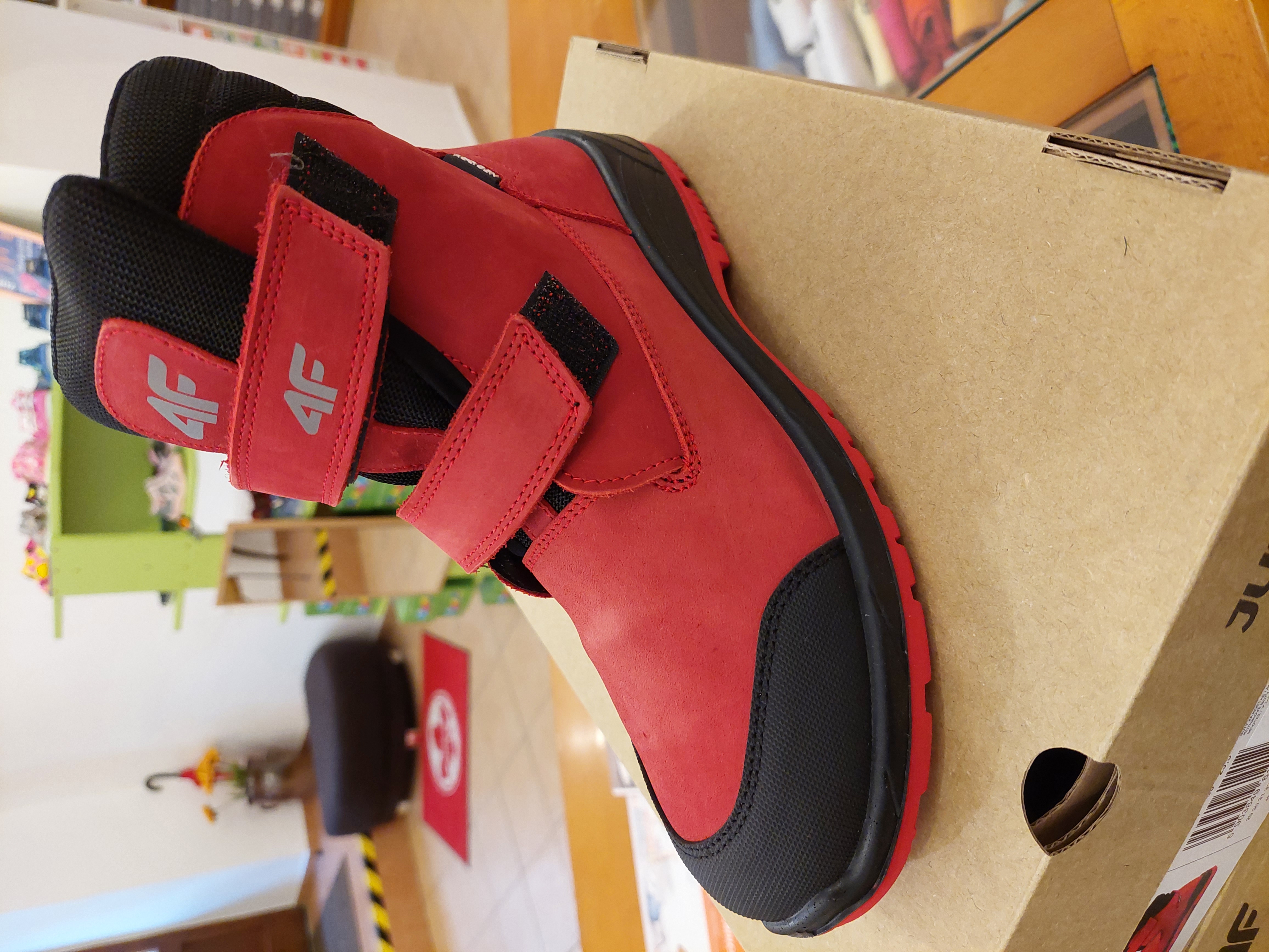 KTR 4F-62S red