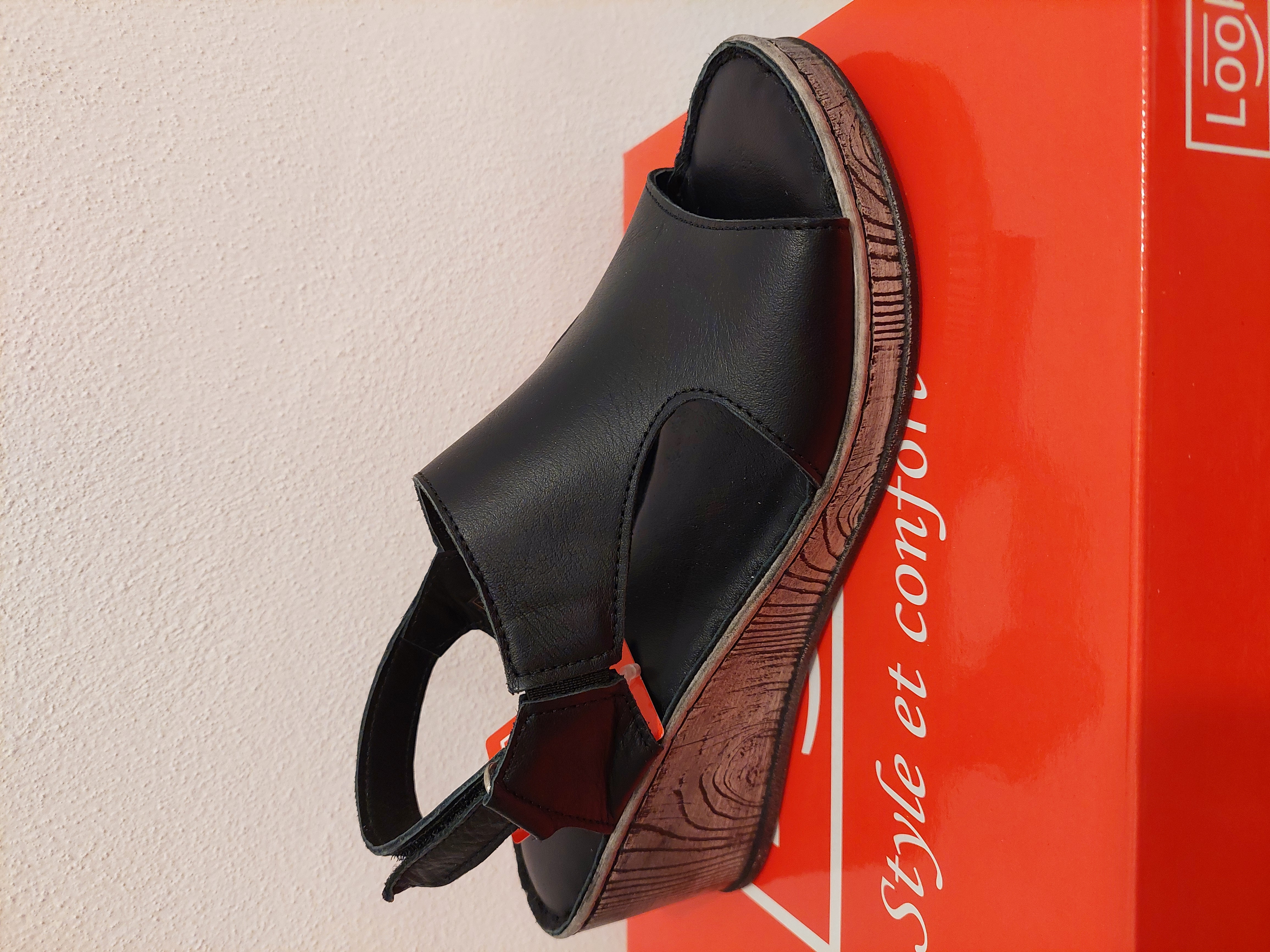 Looke Leandra black